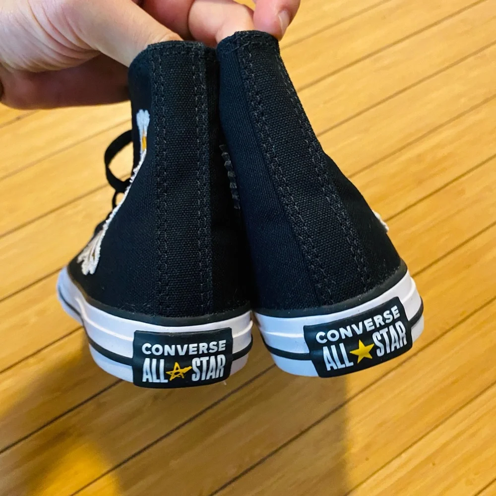 CONVERSE x Jean-Michel Basquiat Kids Chuck Taylor All Star Hi Top Sneake…